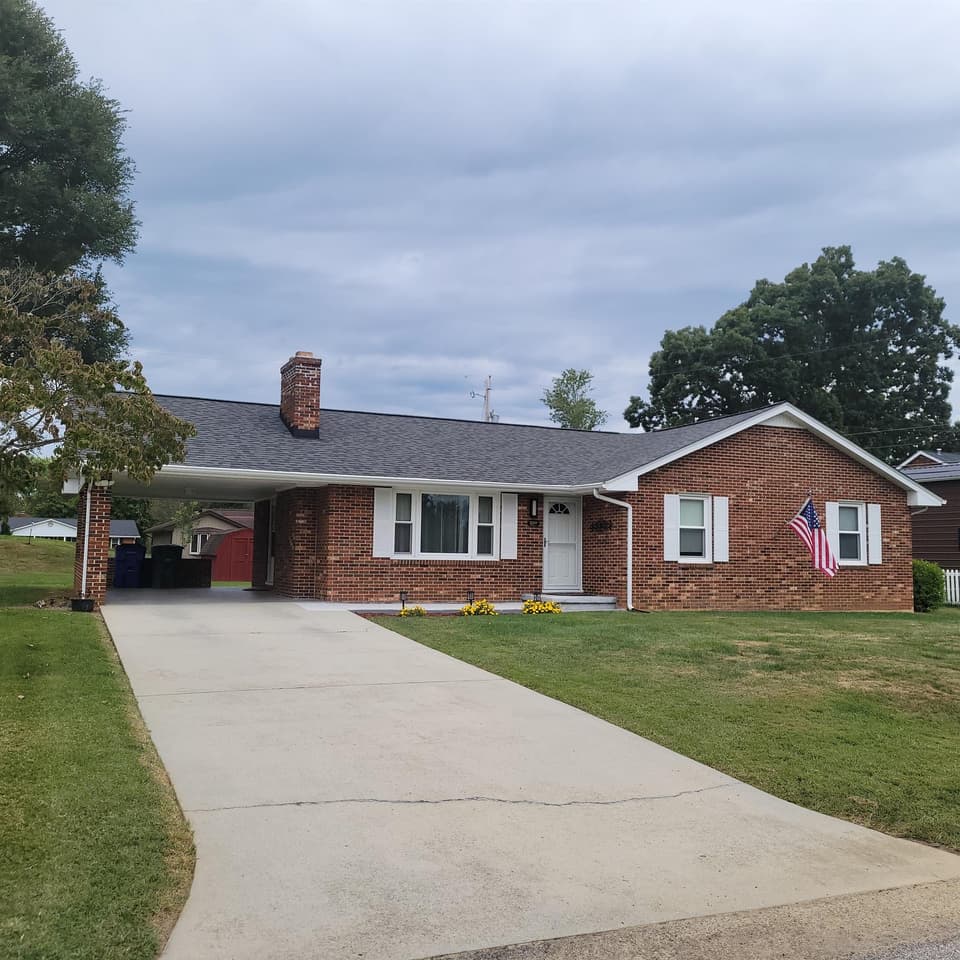 350 Hickory Drive, photo 2 of 31