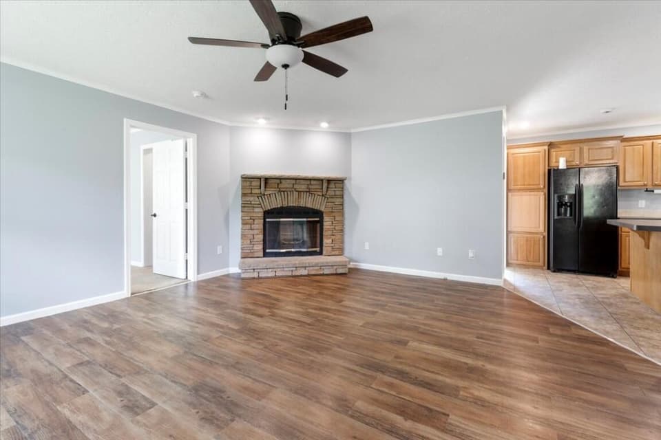 1559 Testerman Drive, photo 5 of 38