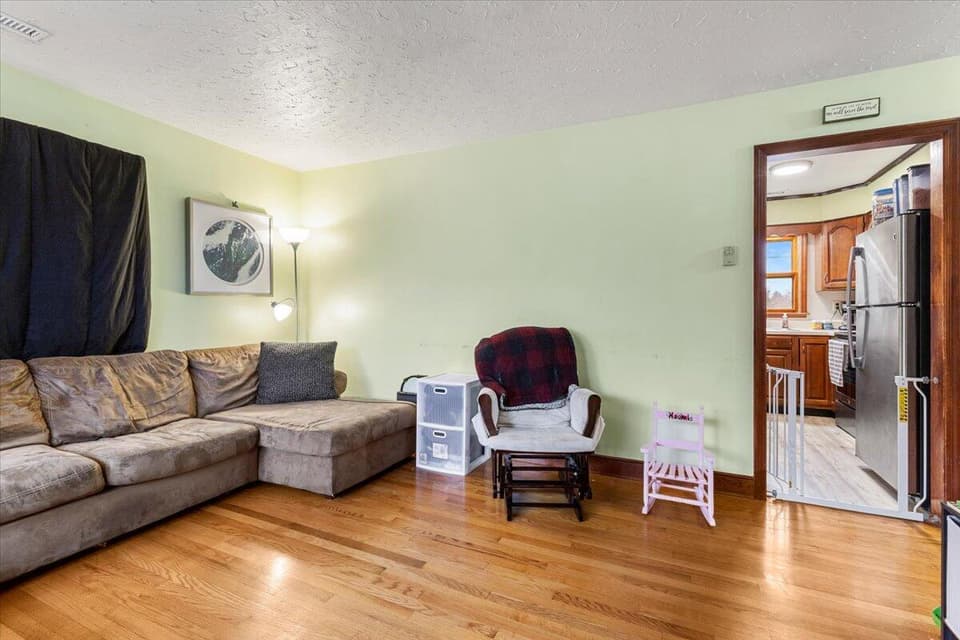 135 Griggs Street, photo 4 of 36