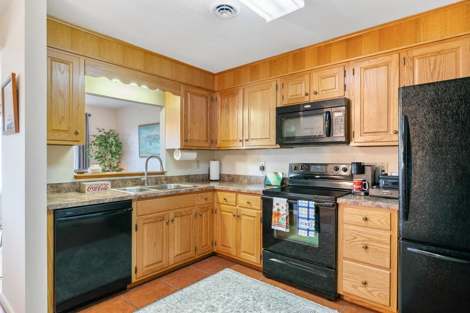 80 Patricia Lane, photo 13 of 40