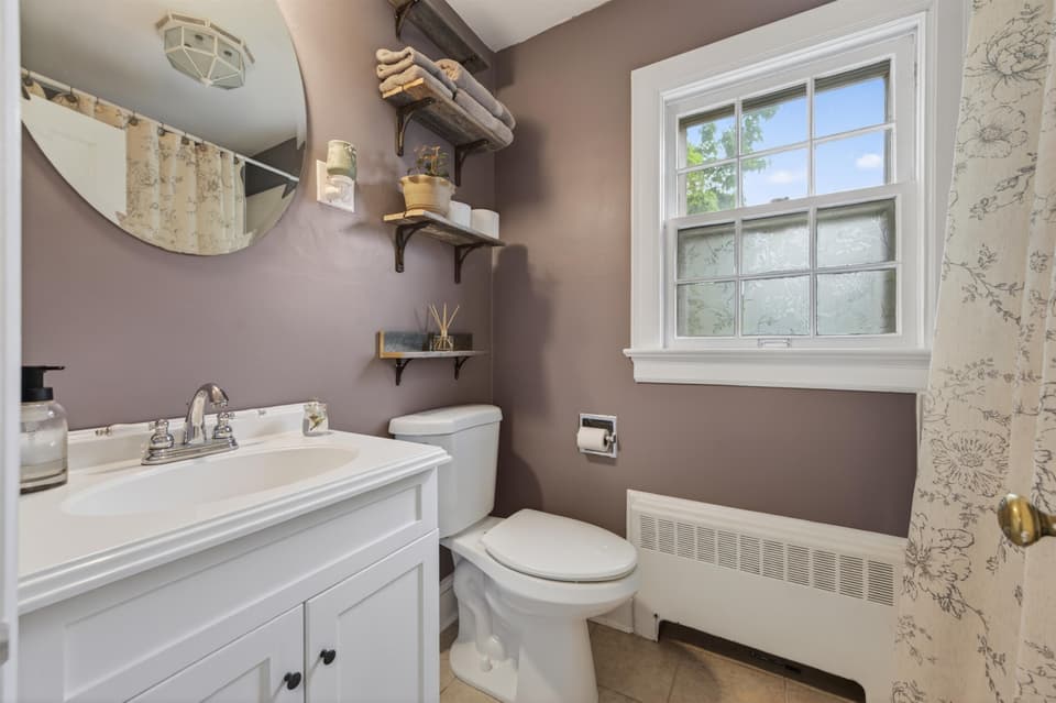 301 S Franklin Street, photo 17 of 35