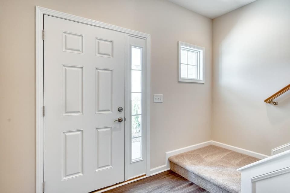 223 Louise Ln, photo 2 of 35