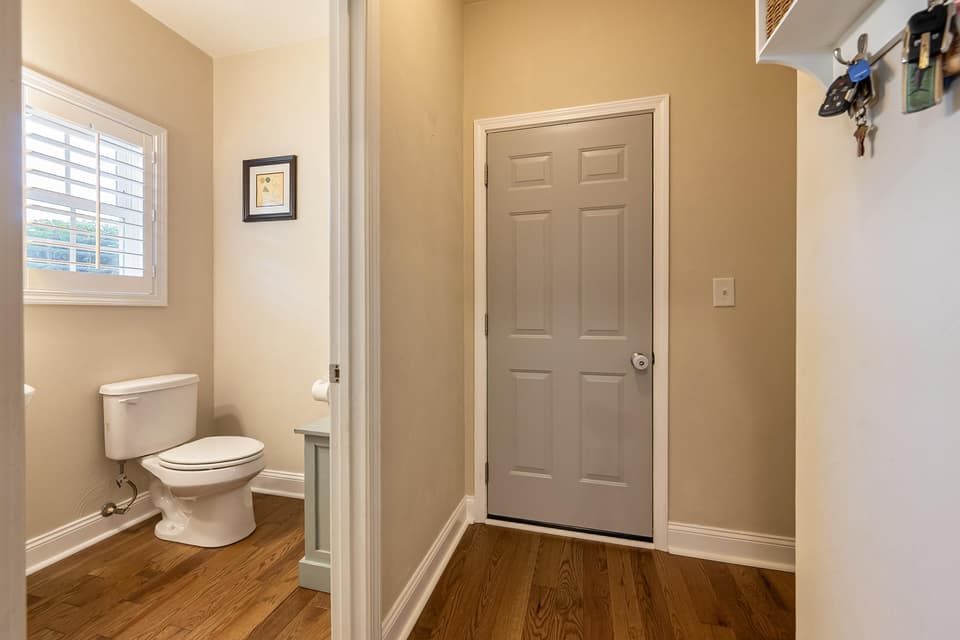 1136 Crosscreek Drive, photo 27 of 40