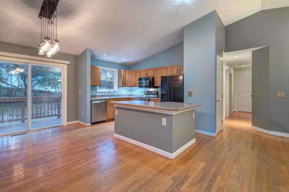 535 Capitol Way, photo 9 of 40