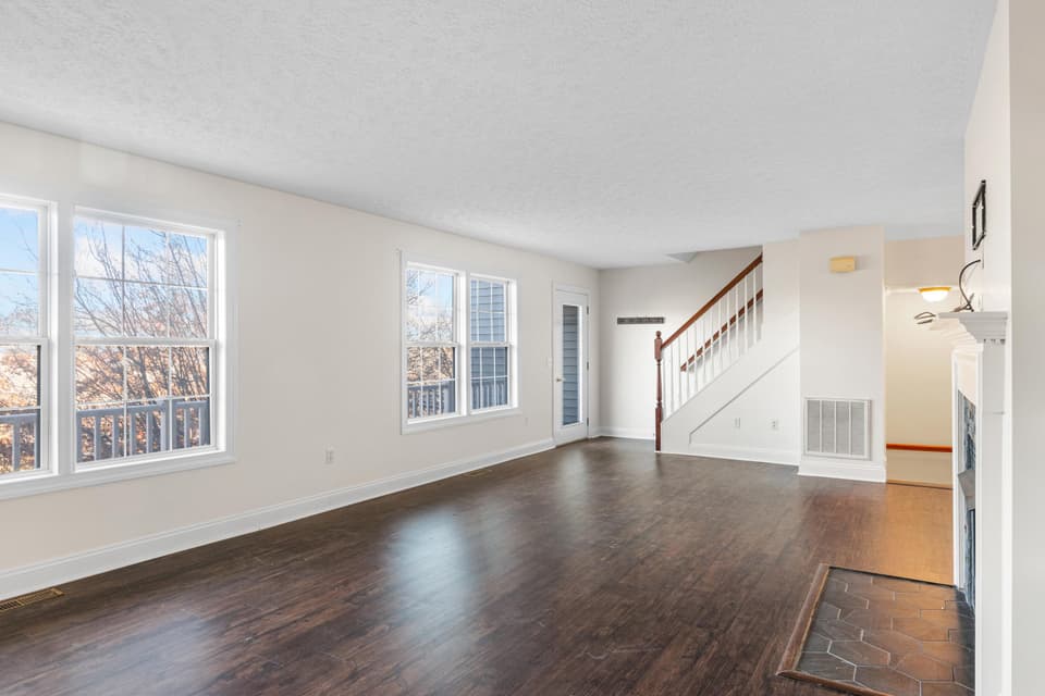 560 Oak Tree Boulevard, photo 8 of 40