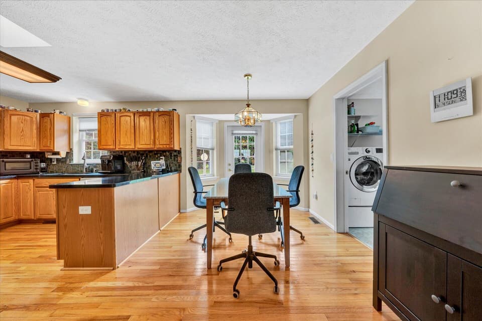 135 Wenn Dr NW, photo 10 of 37