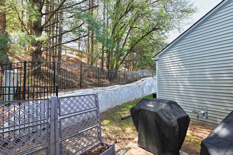 460 Silver Leaf Drive, photo 25 of 27