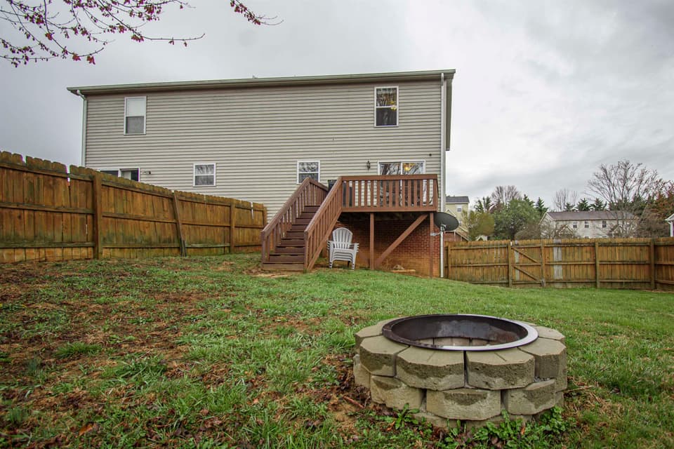 595 Tarrytown Road, photo 8 of 33