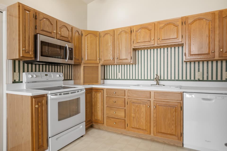255 Gold Leaf Drive, photo 10 of 28