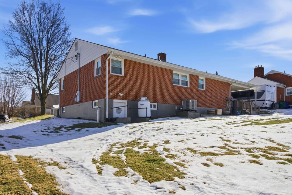 745 Second Street, photo 9 of 39