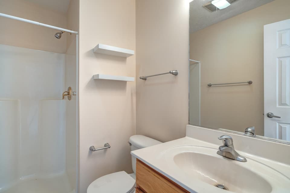 815 Oaktree Boulevard, photo 21 of 30