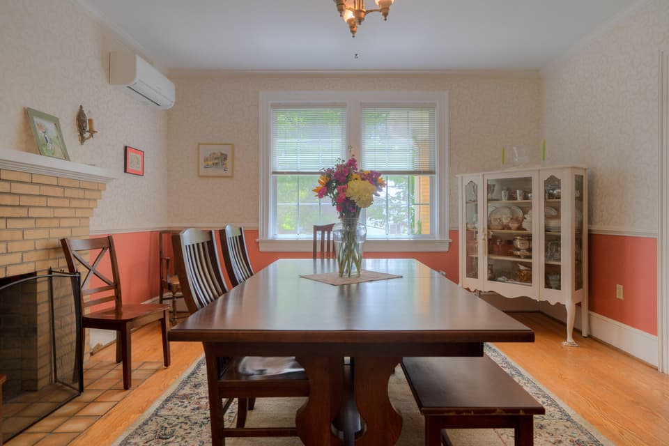 110 E Main Street, photo 20 of 37
