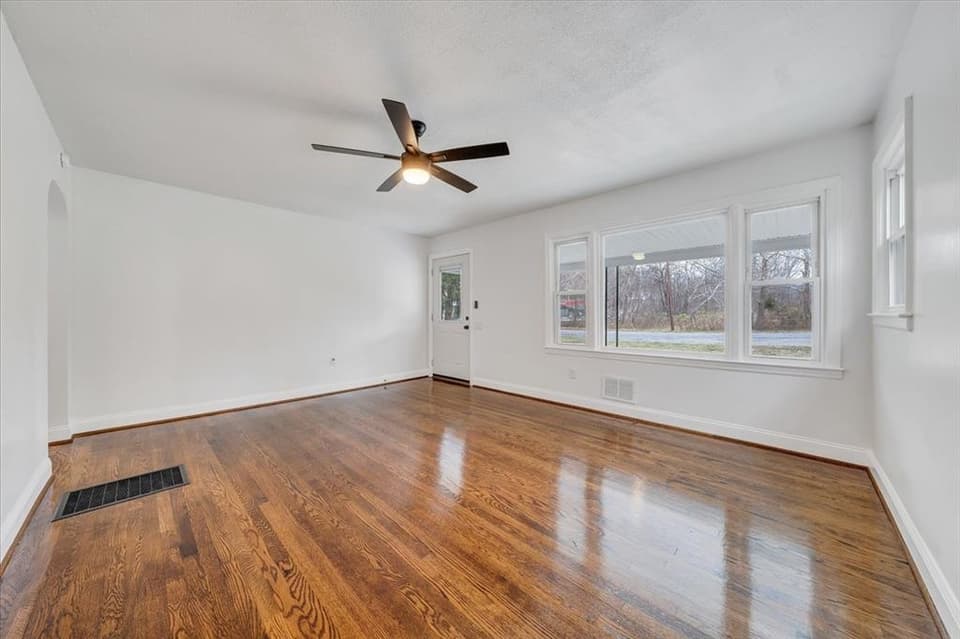 1513 Blair Street, photo 4 of 26