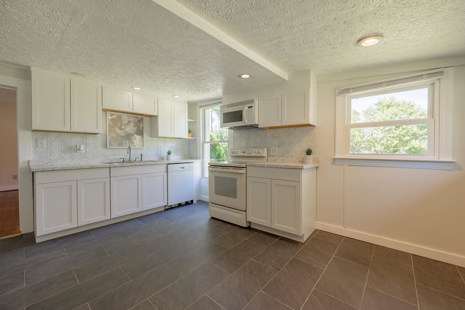 770 Montgomery Street, photo 25 of 40