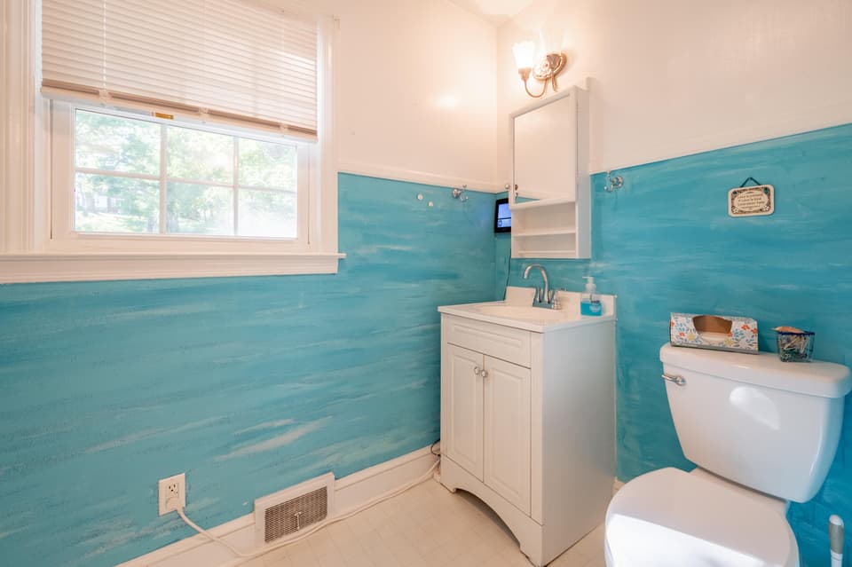 810 College St NW, photo 22 of 38