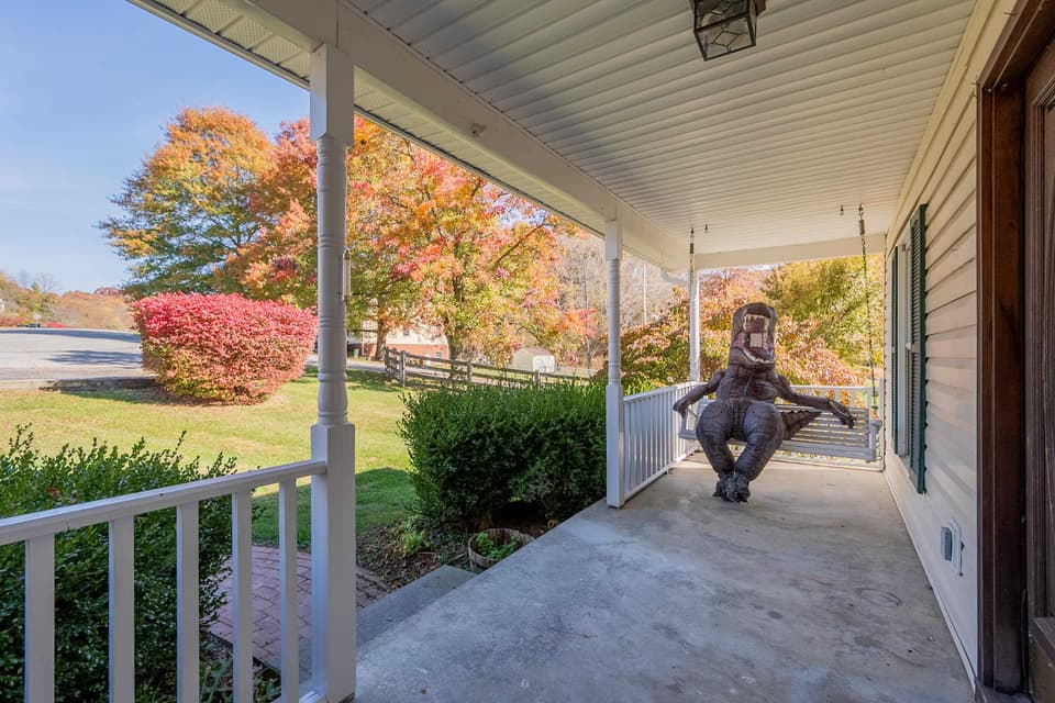 497 Canterbury Street SW, photo 9 of 40