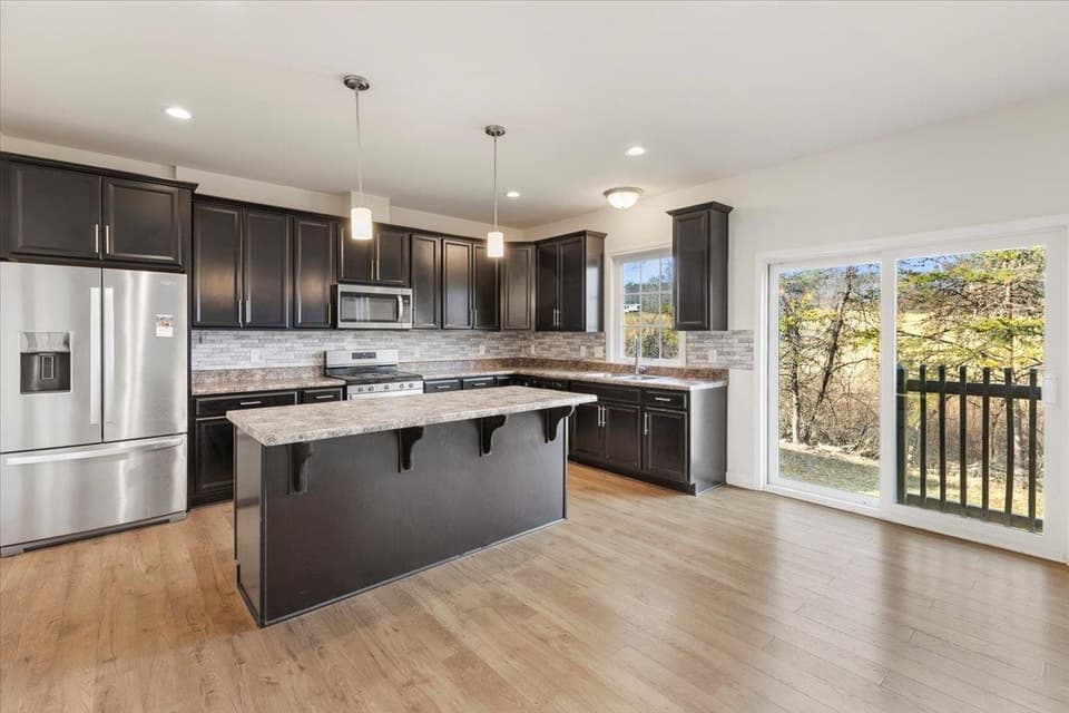 820 Jefferson Circle, photo 26 of 40