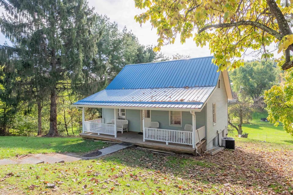1450 Harman Drive, photo 3 of 40