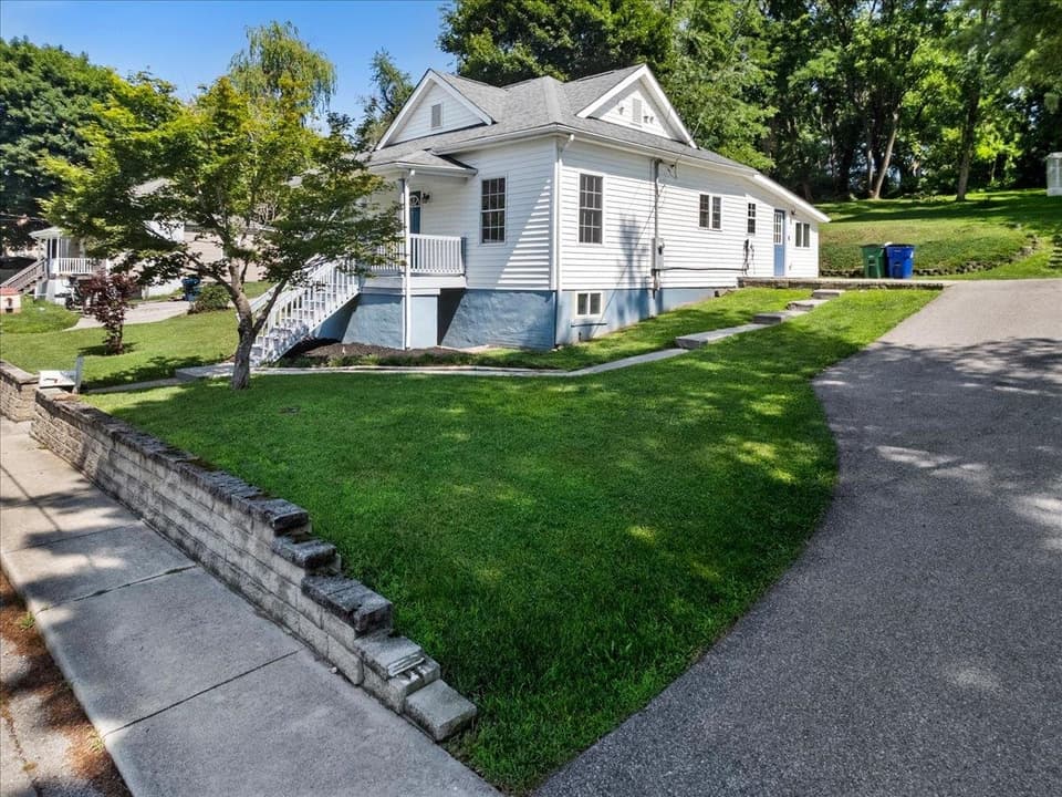 760 Church Street, photo 3 of 40