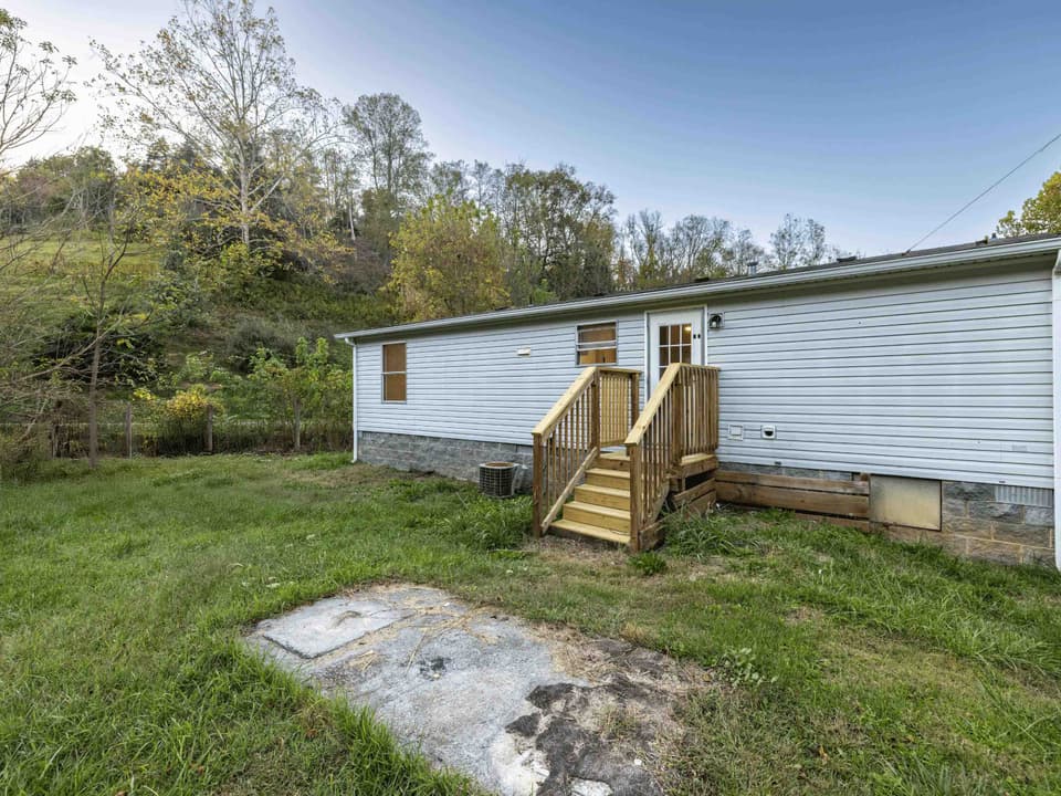 2619 Den Hill Road, photo 5 of 25