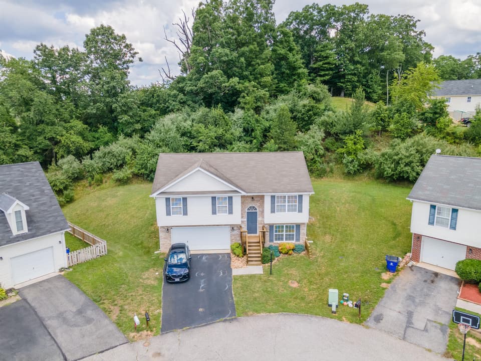 200 Wistaria Drive, photo 2 of 35