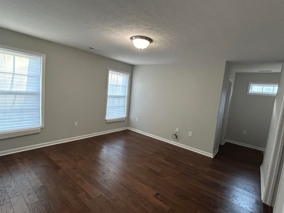 2225 Giles Drive, photo 10 of 23