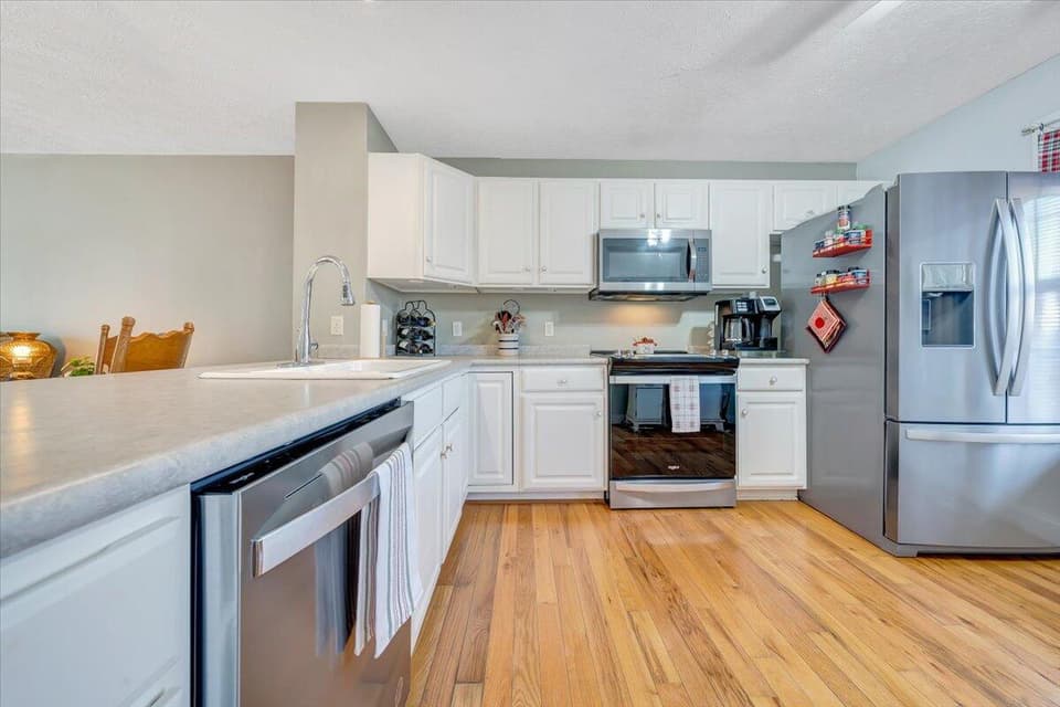 335 Willow Oak Dr NW, photo 2 of 26