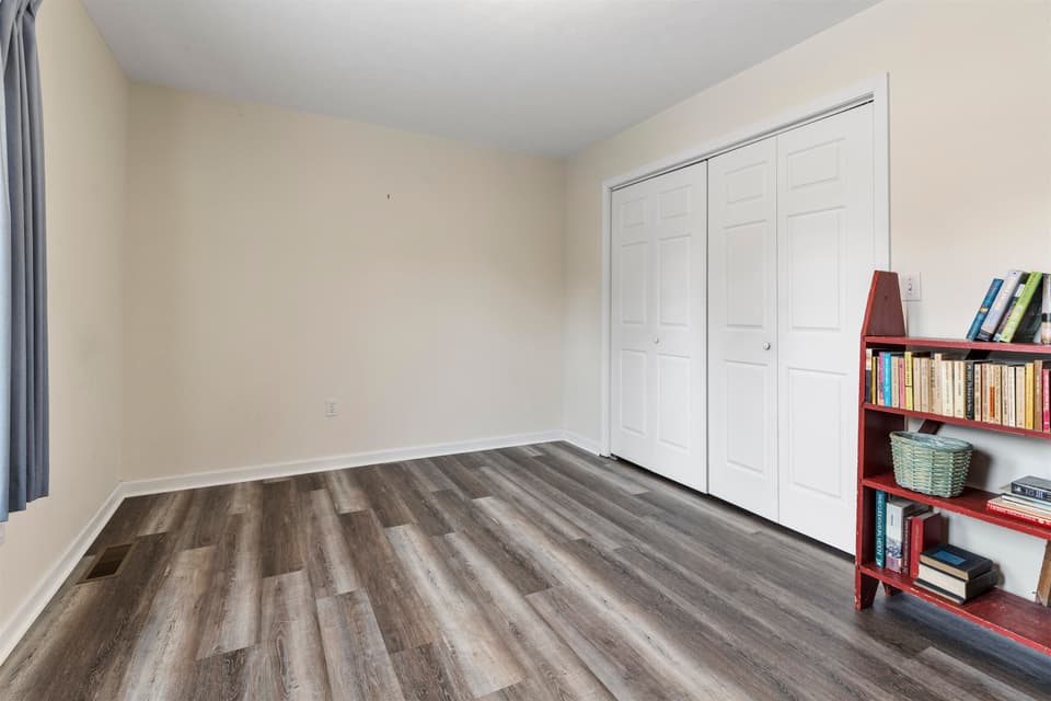 115 Darci Drive SE, photo 16 of 27