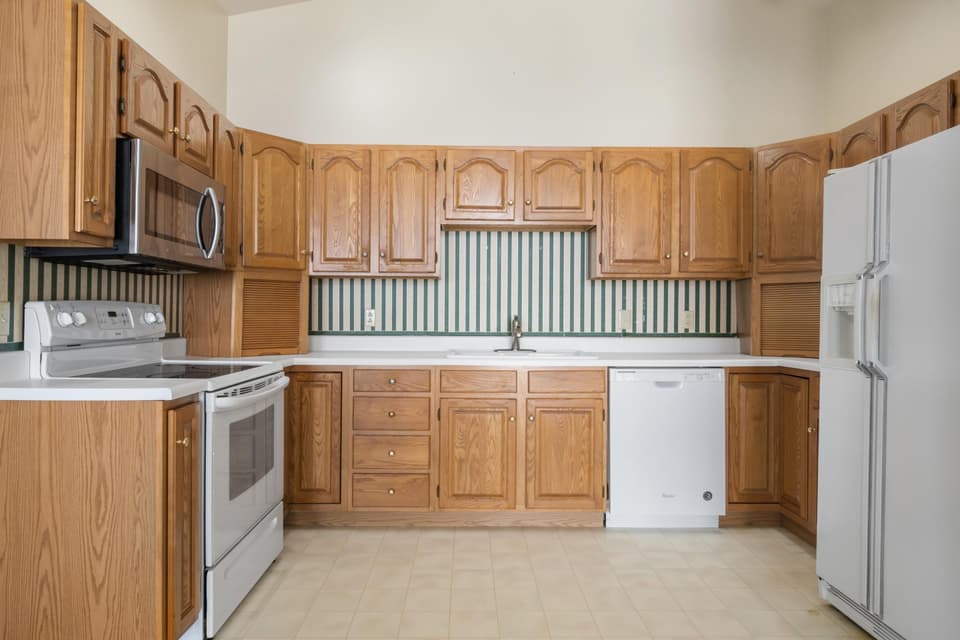 255 Gold Leaf Drive, photo 8 of 28