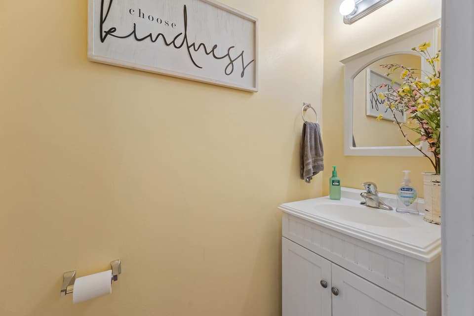 210 Berkshire Drive, photo 23 of 40