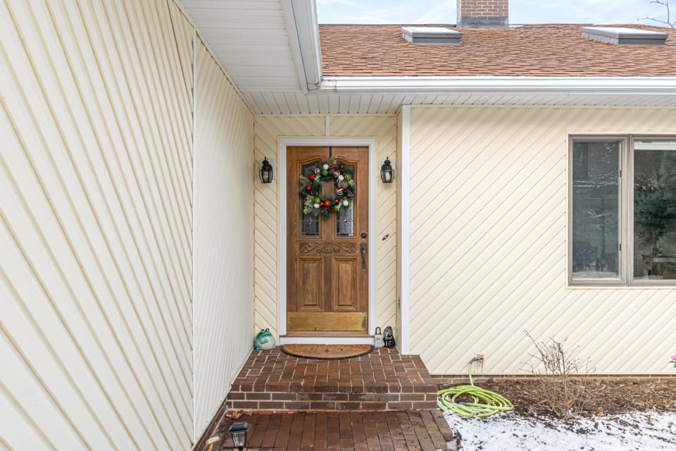 285 Emerald Boulevard, photo 3 of 40
