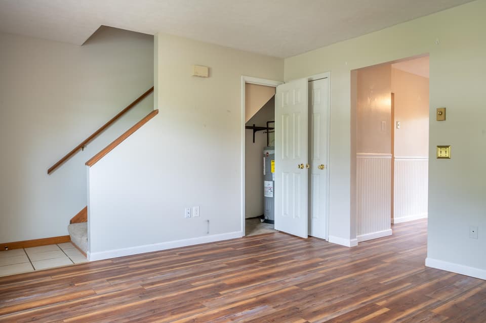 1115 Glen Court Unit B, photo 6 of 40