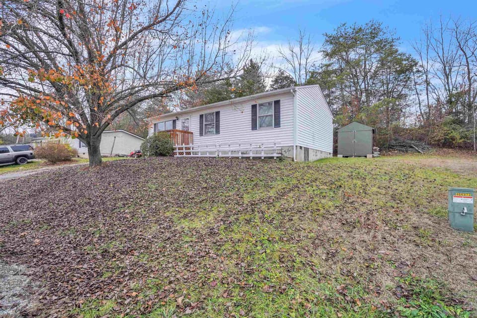 3375 Springview Drive, photo 2 of 25