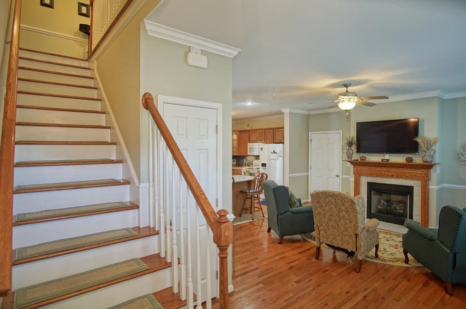 1410 Kensington Way, photo 4 of 40