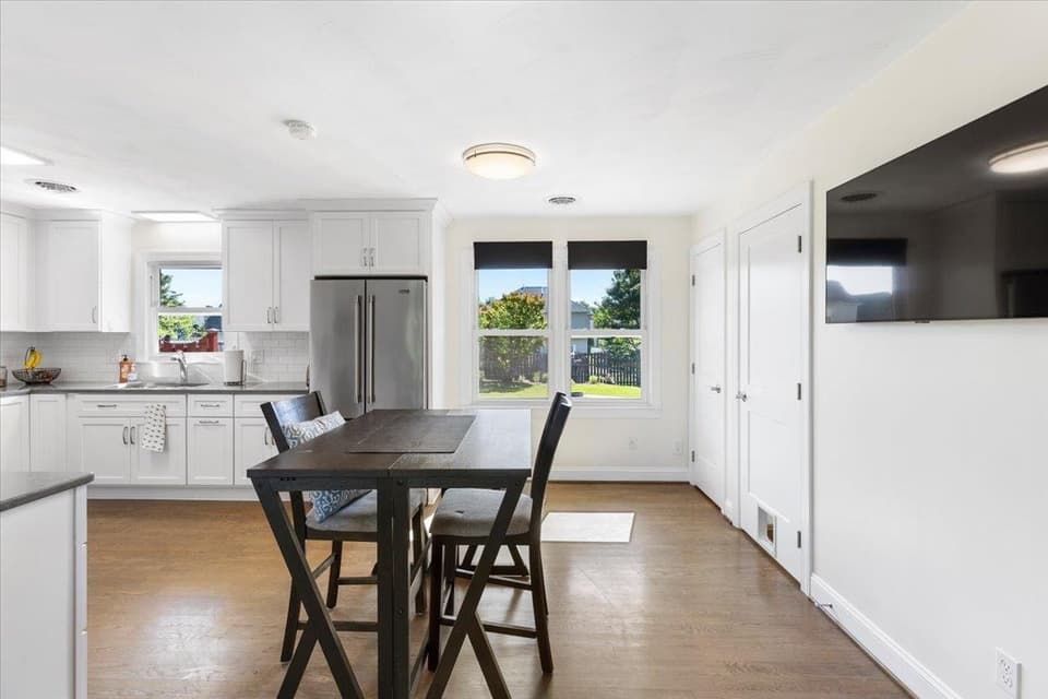 180 Henley Drive, photo 20 of 40