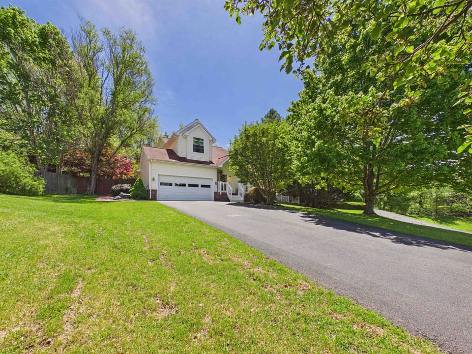 1525 Sleepy Hollow Road, photo 13 of 40