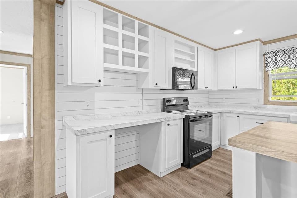 970 Ridgeway Drive, photo 11 of 34