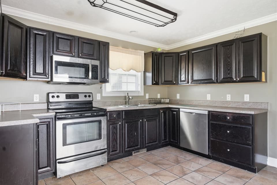 370 Robin Hood Drive, photo 29 of 40