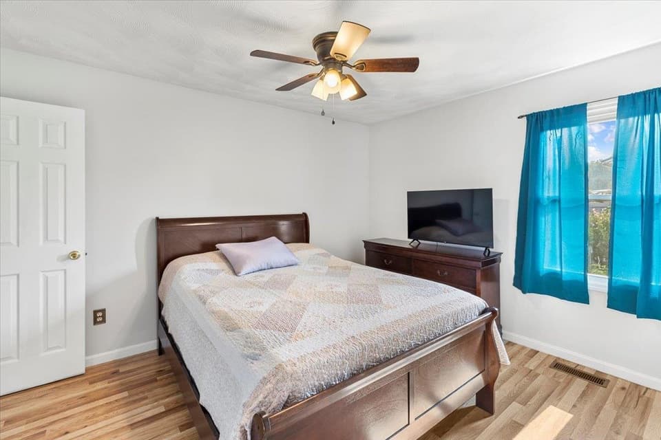 2318 Plateau Drive, photo 17 of 40