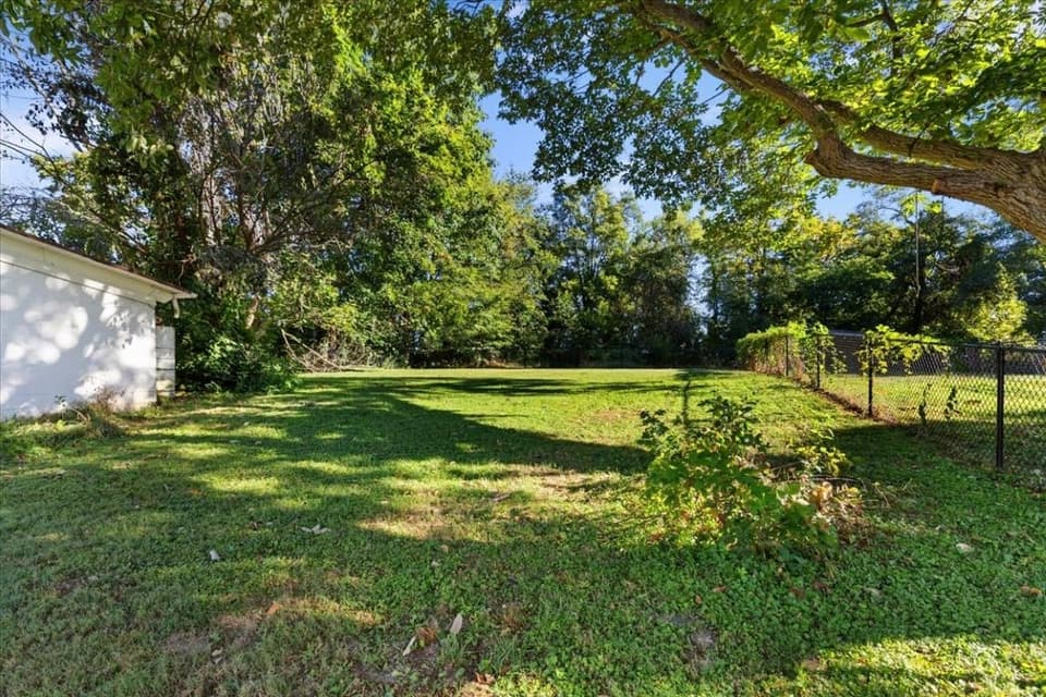 930 Forest Street, photo 28 of 36