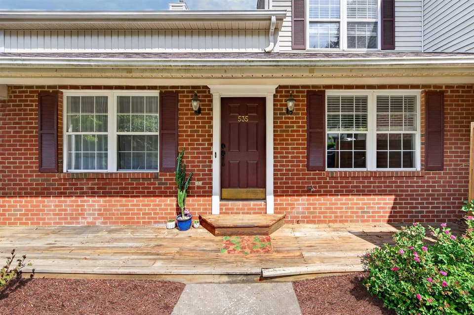 535 Gold Leaf Drive, photo 5 of 40