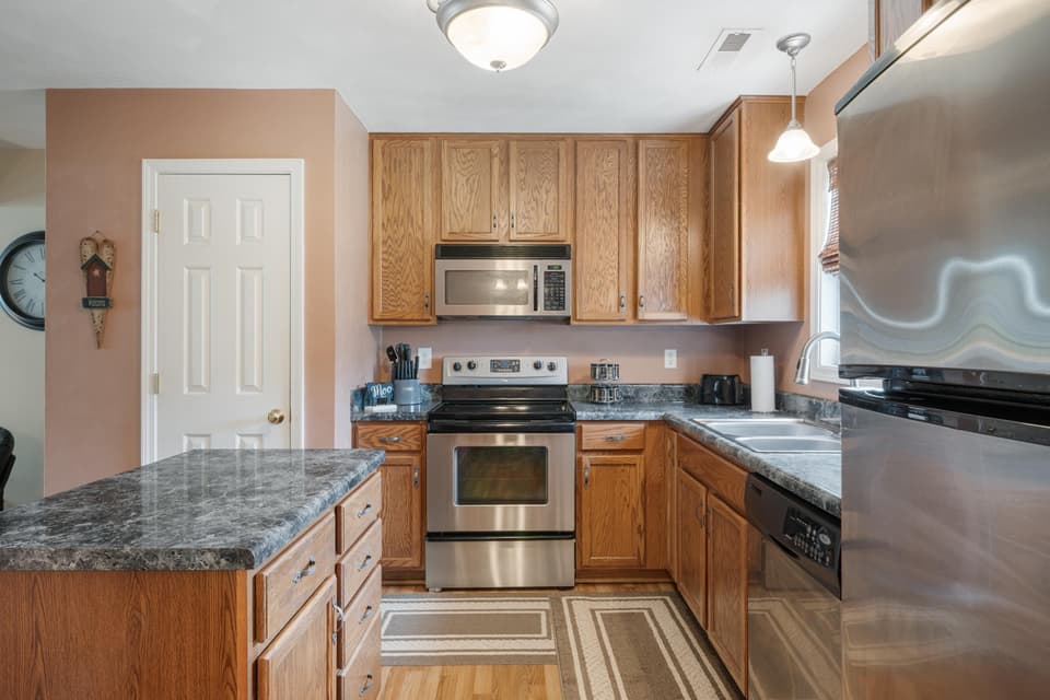 155 Charleston Lane, photo 8 of 38