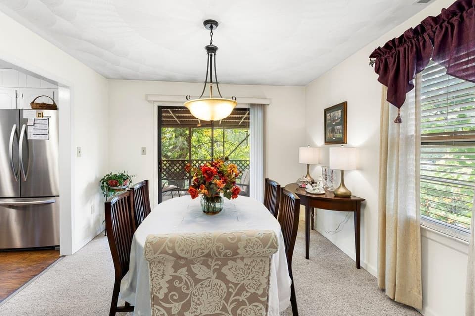 125 Edgewood Drive, photo 9 of 35