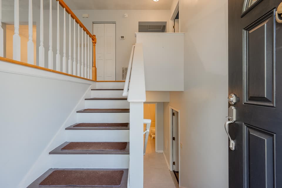640 Warren Court, photo 6 of 40