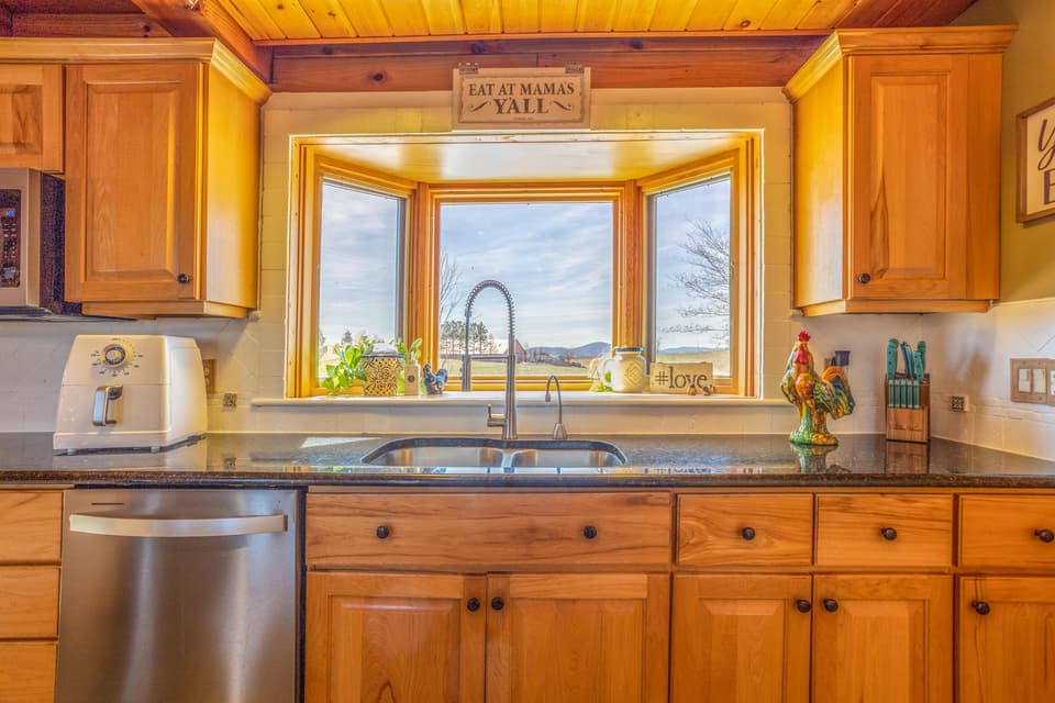 1955 Wetherburn Rd, photo 6 of 27