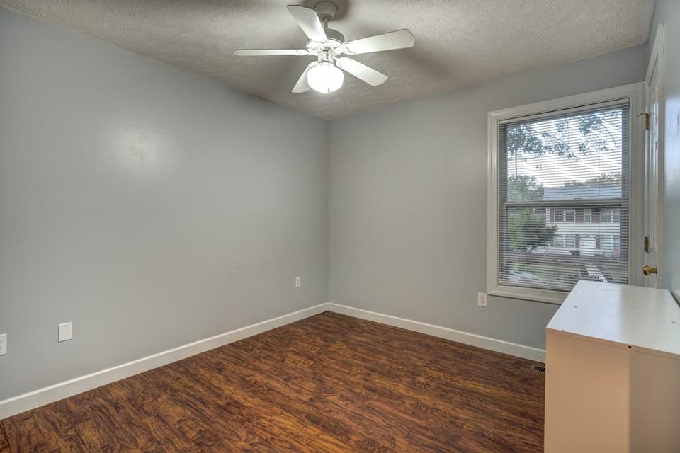 535 Capitol Way, photo 21 of 40