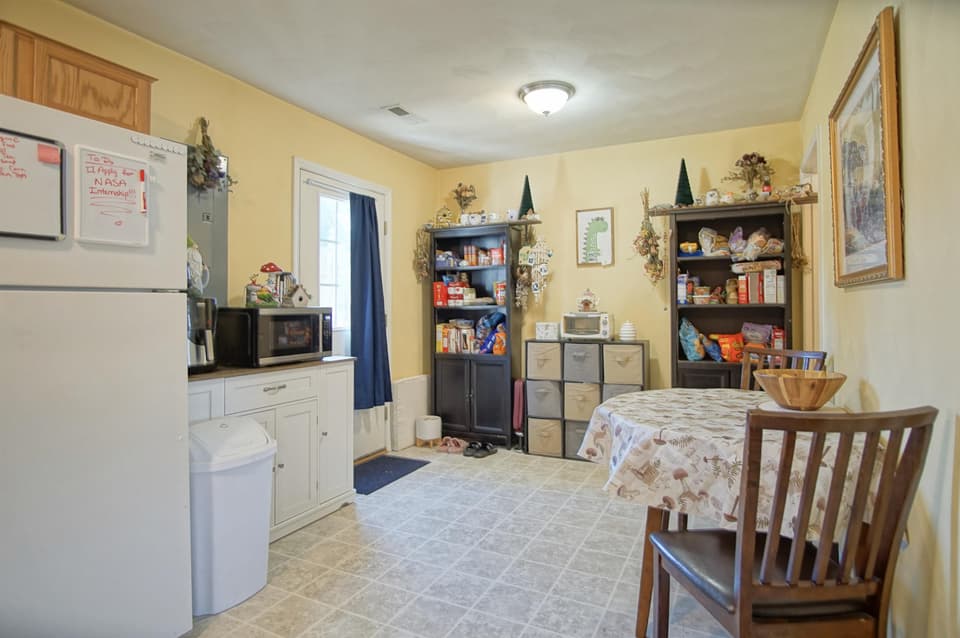90 Salem Lane, photo 14 of 33