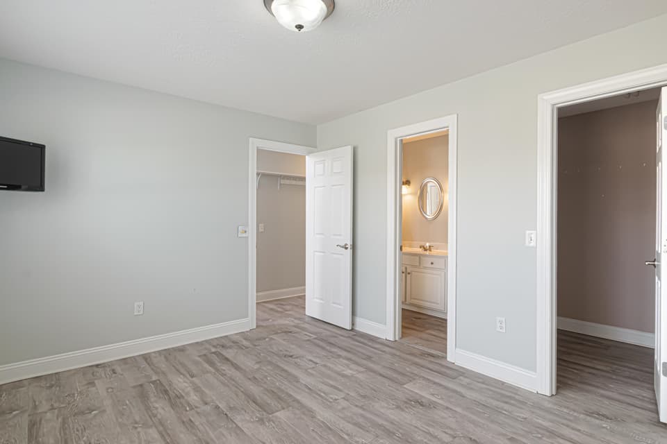 1730 Lions Drive, photo 19 of 40