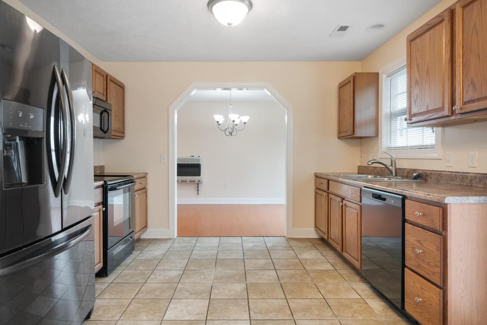 1555 Sherwood Drive, photo 21 of 40