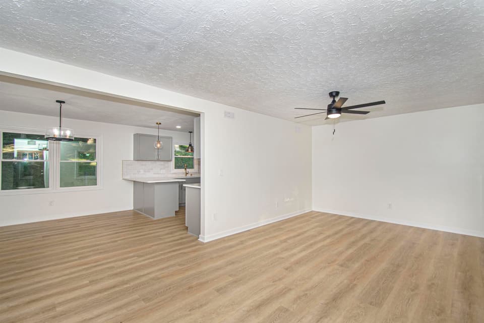 300 Arrowhead Trail, photo 12 of 39